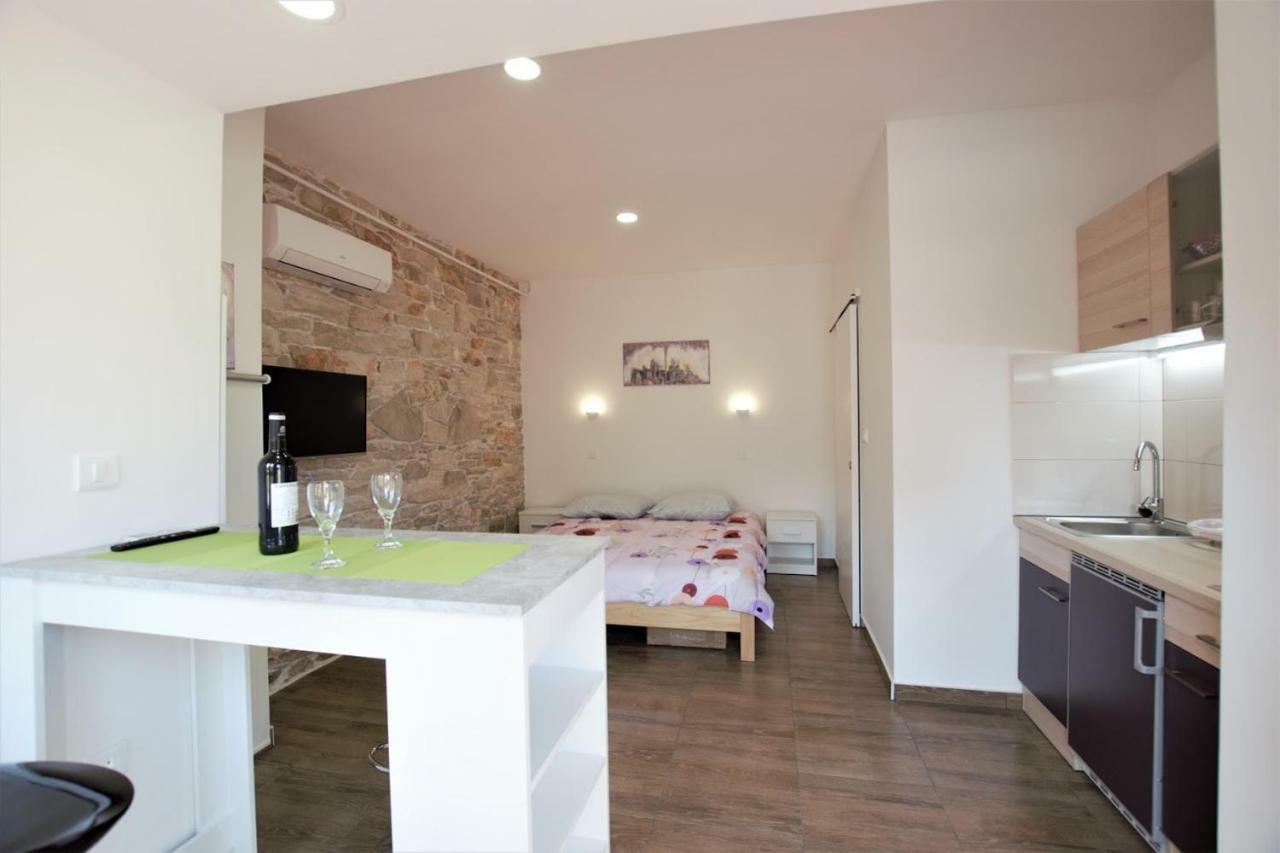 Studio Apartman Danijela Pula Zewnętrze zdjęcie